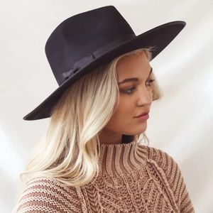Lulus black fedora hat